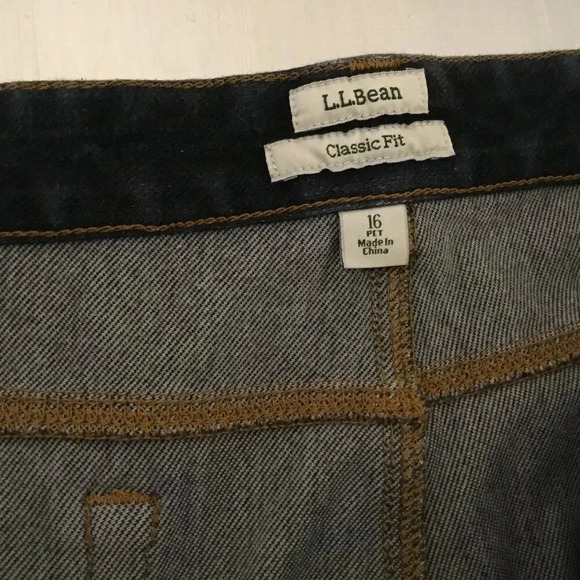 LL Bean Classic Fit Women's Size 16 Blue Denim Jeans Item 275491 - Picture 3 of 12